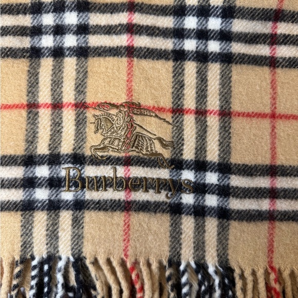 SOLD Burberrys Nova Check Wool Blanket Wrap - Picture 3 of 5